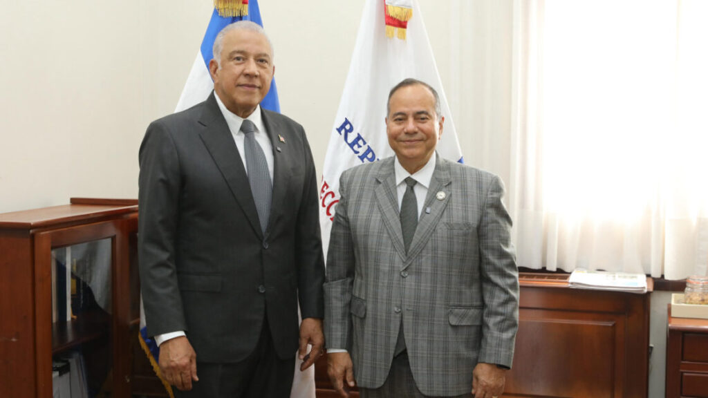 Ministro Andrés Bautista juramenta a Alberto Caminero como director de Prensa del Presidente