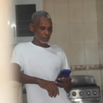 @FelixReynaE Un título de propiedad significa seguridad y esperanza para miles de familias. Hoy el presidente @LuisAbinader entregó títulos en Los Guaricanos.