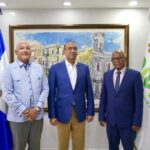 @DeligneAB Ayer tuve el honor de juramentar al ingeniero Onésimo Gonzálezcomo nuevo vicepresidente ejecutivo de la @omsa_rd , designado por el presidente @LuisAbinader mediante el decreto 461-25