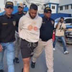 @PoliciaRD Se entrega a la Policía Nacional uno de los acusados de abuso sexual a joven en Villa González, Santiago