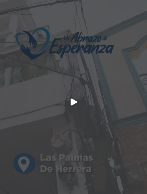 @Propeepgob En Las Palmas de Herrera llevamos #UnAbrazoDeEsperanza a la familia de Digna María de los Santos, quienes lo perdieron todo a causa de un incendio