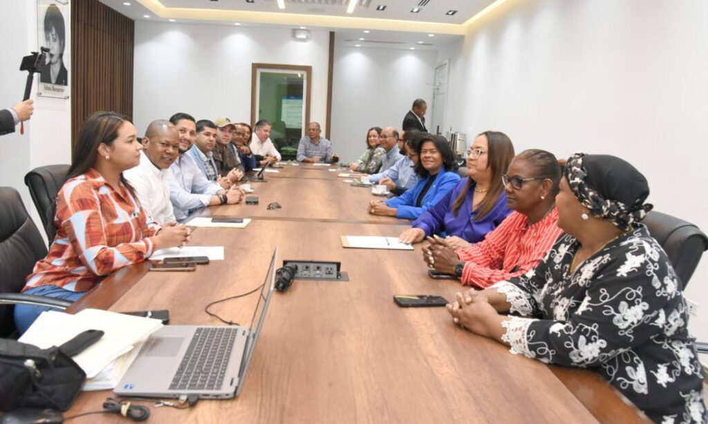 @DiputadosRD La Comisión Permanente de Contratos, se reunió para coordinar la agenda de trabajo de la Comisión, para la Segunda Legislatura Ordinaria 2025