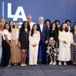 @ChuVasquez Hoy acompañé a nuestros 30 estudiantes meritorios al Palacio Nacional, donde fueron recibidos por el presidente @LuisAbinader