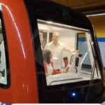 @LuisAbinader en cabina de un tren del Metro Santo Domingo, en marcha