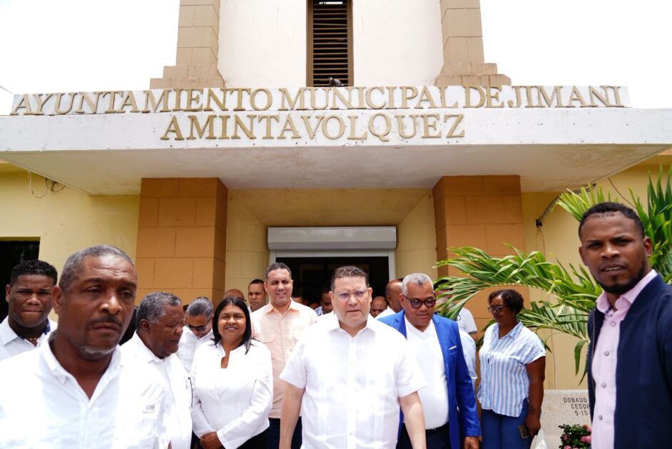 @SanzLovaton en Jimaní donde participa en conversatorio sobre el Mercado Binacional con o motor logístico para el desarrollo fronterizo