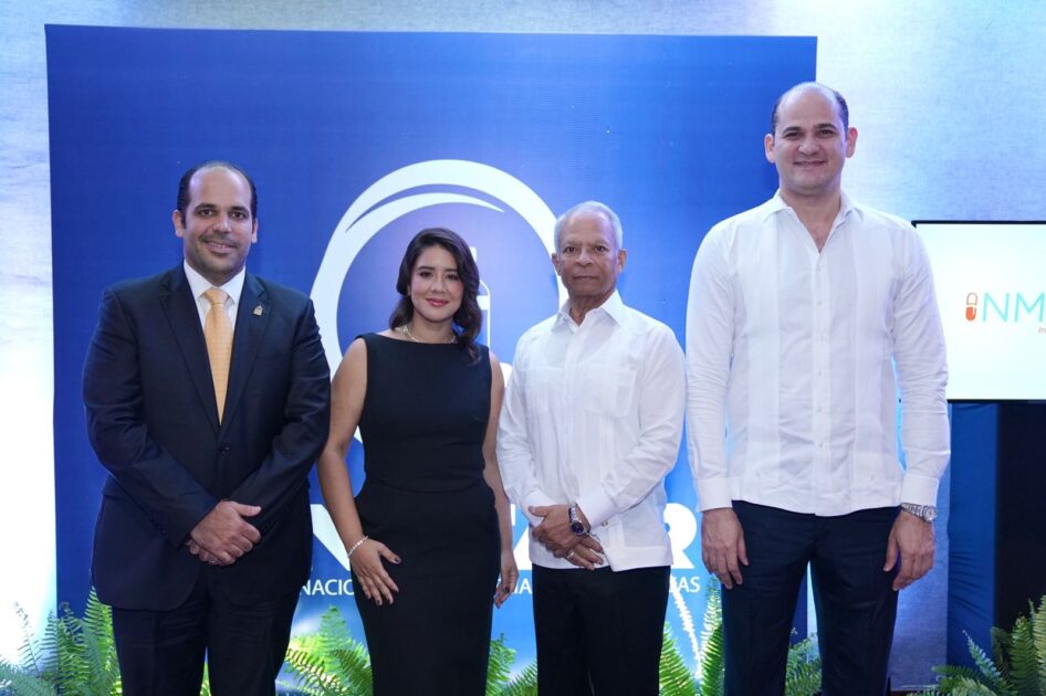 @AdolfoPerezDL asiste al lanzamiento de la Asociación Nacional de Industrias Farmacéuticas