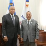 Ministro Andrés Bautista juramenta a @ALBERTOCAMINERO  como director de Prensa del Presidente @LuisAbinader