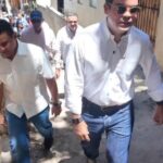 @WArnaudBisono En Hoyo de BartolaNos reunimos con las familias que aún viven aquí