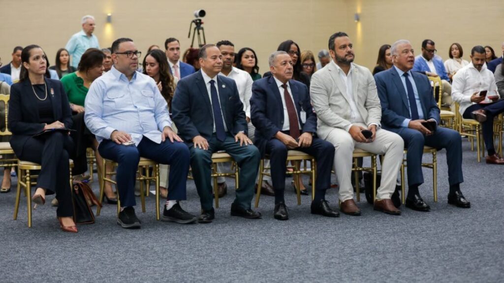 @FelixReynaE sostuvimos un encuentro estratégico de comunicación gubernamental con los equipos del Gobierno y las nuevas autoridades de Diecom