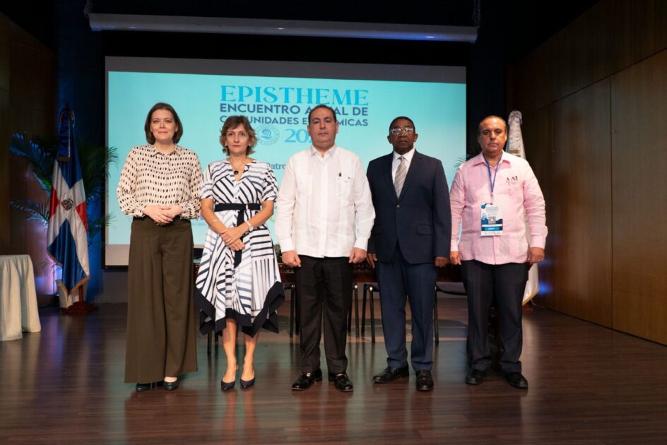 @DrMarioLama Participamos #hoy en la quinta edición del Encuentro Anual de Comunidades Epistémicas (EPISTHEME-2025)