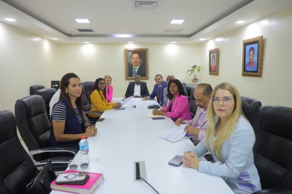 @DiputadosRD continúa con el estudio de la iniciativa del proyecto de ley que modifica la Ley núm.16-92, que aprueba el Código de Trabajo