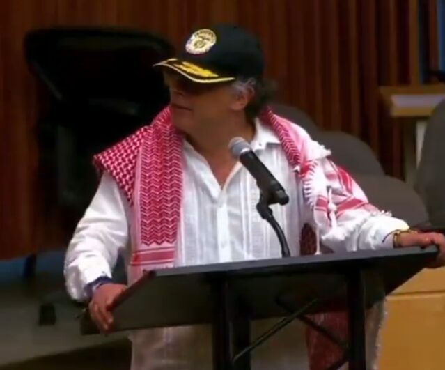 Petro es el mejor aliado de Irán en la región, después de Maduro…@petrogustavo @NicolasMaduroCreo que está pensando en las Huries que le tocarian…