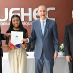 Ministro de Educación Superior, Ciencia y Tecnología (Mescyt) encabeza acto de entrega de 90 becas a estudiantes Universidad Federico Henríquez y Carvajal (UFHEC)