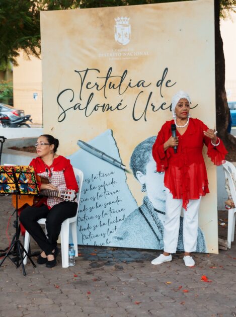 @AlcaldiaDN Desde nuestra Dirección de Desarrollo Comunitario junto a los comunitarios realizamos una tertulia en honor a Salomé Ureña