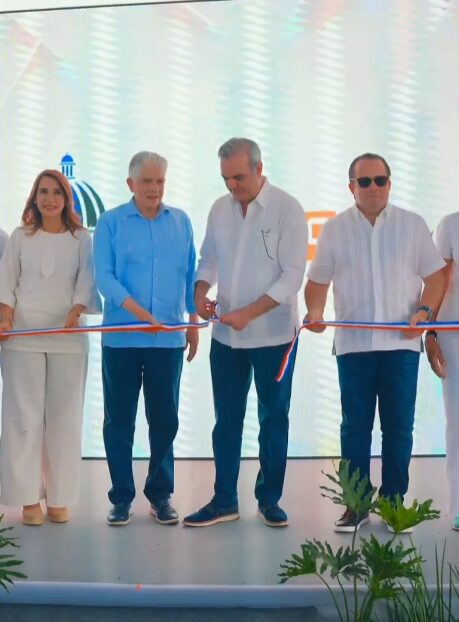 @JosePaliza Puerto Plata vive un gran tiempo de transformaciones: inauguramos la carretera Villa Elisa | Punta Rucia, dos escuelas en Imbert, un puente sobre el Bajabonico, talleres de INFOTEP en la Zona Franca y más de 70 viviendas en Kosovo. ESTO ES CAMBIO