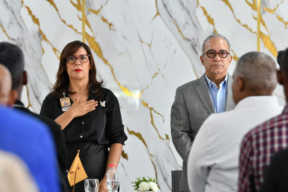 @JuntaCentral ¡Seguimos avanzando en este importante proceso democrático! En estos momentos nos encontramos en Jimaní, donde se reciben propuestas de aspirantes a miembros para integrar su #JuntaElectoral.