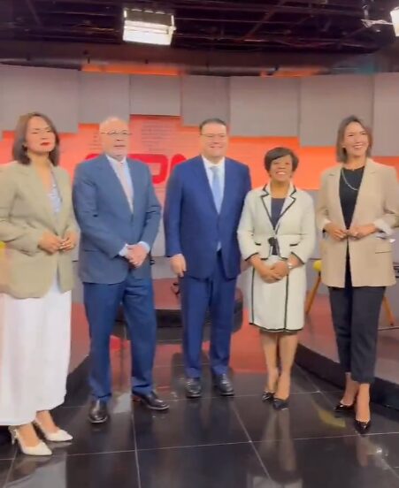 @SanzLovaton Iniciamos el día con mis amigos de Despierta con@cdn37 para hablar sobre los ilícitos que impactan a nuestro país y cómo en @aduanardreforzamos nuestro compromiso