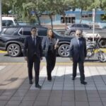 @NelsonAMarte Momento en que llegan a la Procuraduría General de la República el director de Senasa, Edward Guzmán y el director de Sisalril, Miguel Ceara Hatton, a depositar informe que contiene anomalías encontradas en el Seguro Nacional de Salud