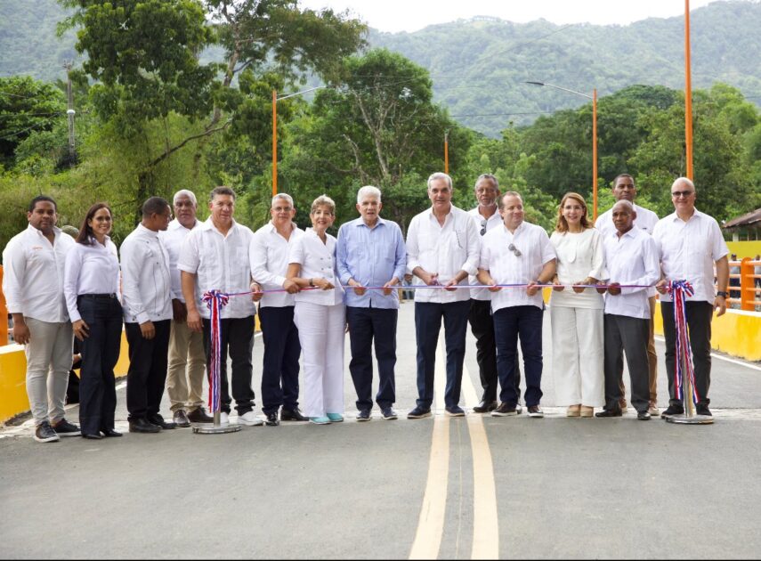 @FelixReynaE @LuisAbinader concluye jornada intensa hoy inaugurando carretera Villa Elisa. Punta Rucia, Escuela Básica Vuelta Larga, Imbert, Escuela de Seballo, Imbert, y proyecto habitacional de Kosovo, de Imbert, entre otras importantes obras que cambian vidas