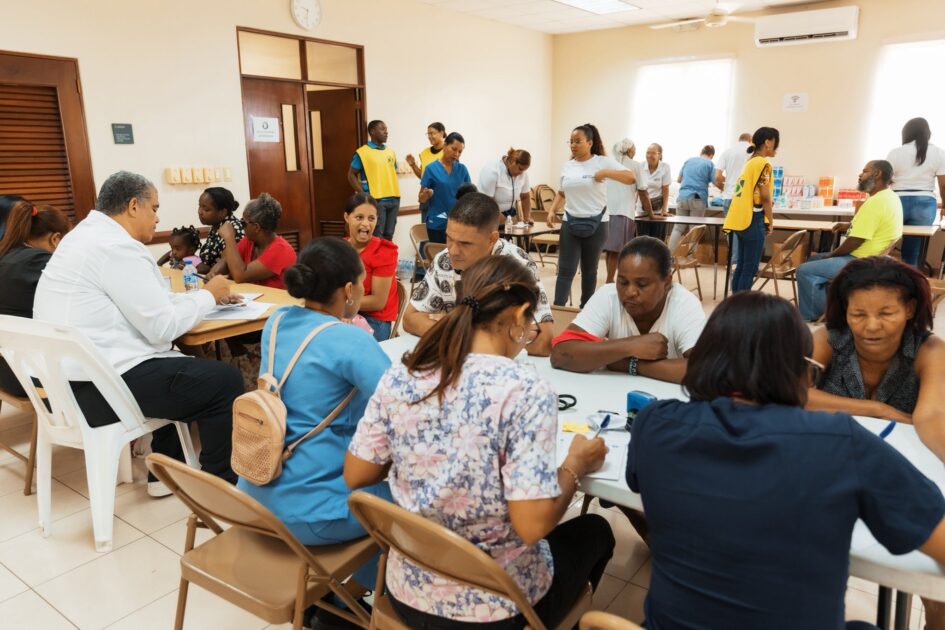 @AlcaldiaDN sostuvo operativo médico y social en el sector La Puya de Arroyo Hondo