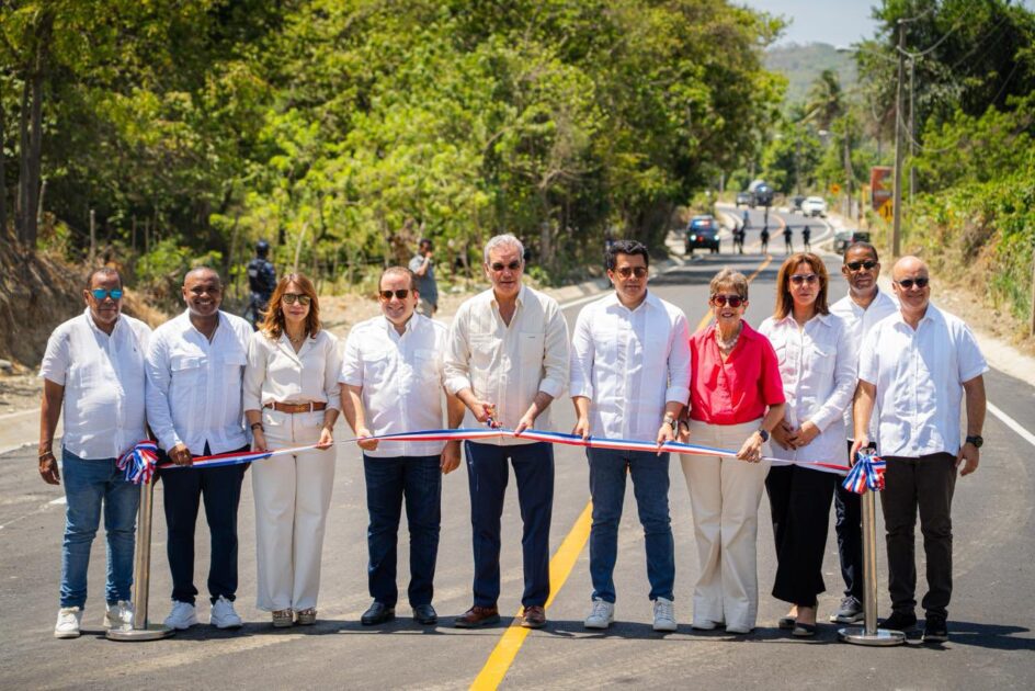 ¡Una jornada histórica en Puerto Plata junto al presidente @LuisAbinader!