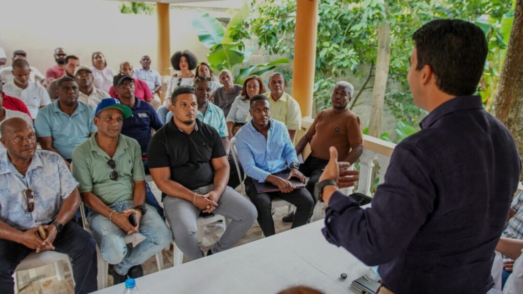 @WArnaud en Villa Altagracia conversamos con comunitarios sobre la ampliación del acueducto, ya en su etapa final de prueba