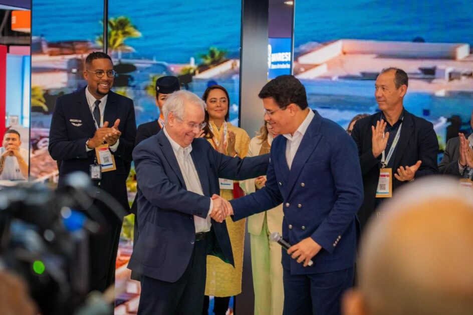 @TurismoRD @DavidColladoM dedicó palabras de agradecimiento y apoyo único al equipo de @aircaraibes, por su gran acción de respaldar la llegada de turistas franceses a la República Dominicana