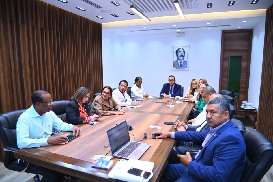 “DiputadosRD presentó a estudio de la Comisión la iniciativa del proyecto de ley que declara a la orquesta universal patrimonio cultural intangible de la provincia Sánchez Ramírez.