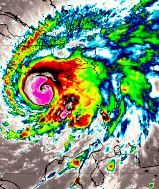 @GloriaCeballos7 Melissa es ya un huracán categoría 2, con vientos máximos sostenidos de 155 kph, moviéndose hacia el oeste a 6 kph. El centro se ubica a unos 420 kms al oeste/suroeste de Puerto Príncipe, Haití