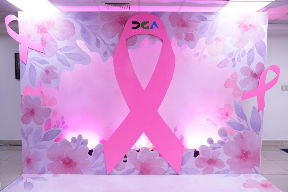 @AduanaRD Octubre nos recuerda una gran verdad: la prevención salva vidas. Hoy, hablamos del cáncer de mama más allá del diagnóstico (desde el cuerpo, la mente y la comunidad)