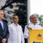 @DeligneAB Hoy junto al ministro de Educación, @LMDECAMPS, y al director del Sistema Nacional de Transporte Estudiantil (TRAE), Onésimo González, en la inauguración del Centro Georreferenciado de Control y Monitoreo 24/7 del Transporte Estudiantil