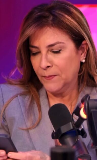 @CarolinaMejiaG Ayer en @estonoesradioTW compartí una noticia que me llena el corazón: ¡estamos felices y ansiosos esperando la llegada de la bella Marina! ¡Voy a ser abuela!