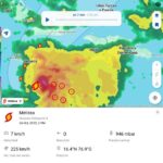@OsirisDeLeon Posición del huracán Melissa a las 2:00pm de este domingo, al sur de Jamaica, con vientos máximos sostenidos de 225 kph, presión interior de 946 mbares, y lento movimiento hacia el oeste a 7 kph, con un campo nuboso muy extenso