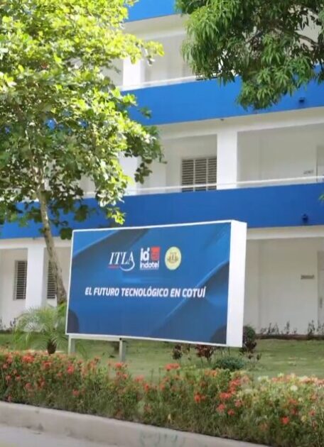 @PresidenciaRD Desde las aulas hasta los laboratorios tecnológicos, el Gobierno sigue construyendo oportunidades para todos