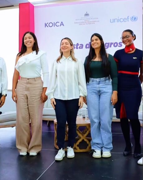 @GloriaReyesG Celebramos la graduación de 1,187 chicas valientes y decididas que forman parte de los Clubes de Chicas