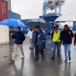 @Virgilio_Feliz Hoy acompañé a mi amigo @SanzLovaton en medio de estas fuertes lluvias para supervisar cómo siguen operando los puertos del país