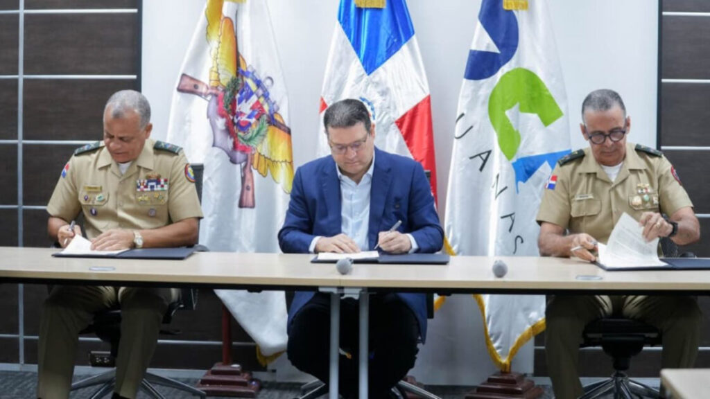 DGA dona generador eléctrico y pertrechos militares al Ministerio de Defensa