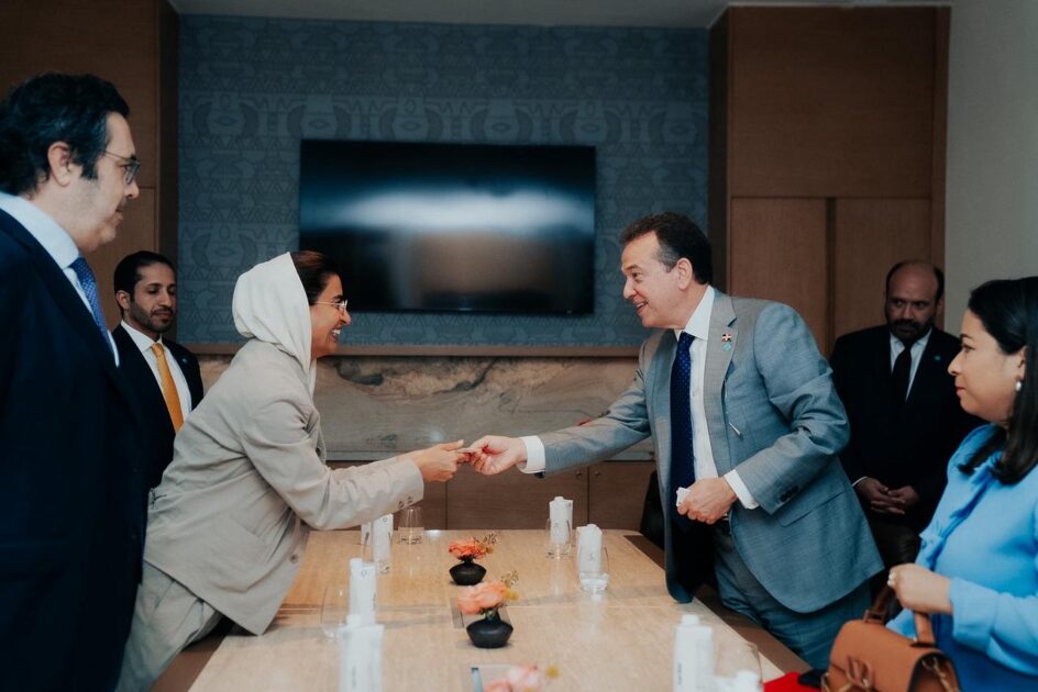 @ItoBisono Sostuvo un encuentro bilateral con S.E.@NouraAlKaabi, Ministra de Estado del Ministerio de Relaciones Exteriores de los Emiratos Árabes Unidos