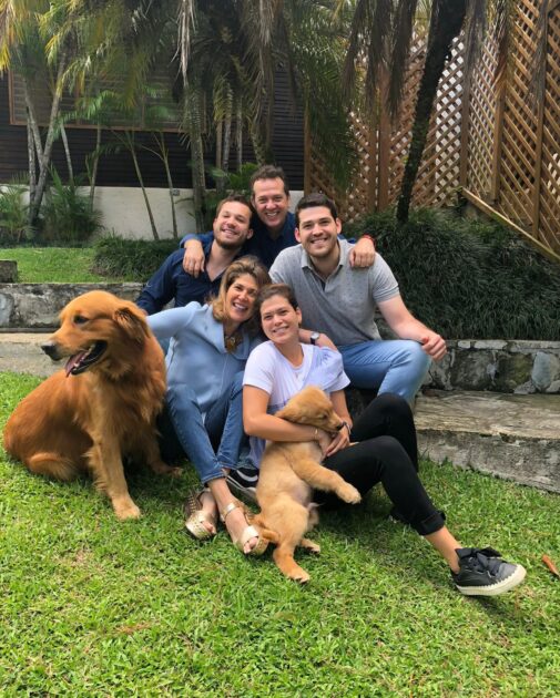 @ItoBisono En casa crecimos siempre rodeados de animales, y eso me enseñó lo simple y bonita que puede ser la vida cuando la compartes con ellos