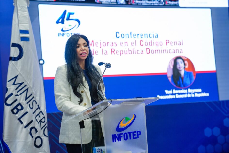@YeniBerenice ofreció una conferencia bajo el título “Mejoras en el Código Penal de la #RepublicaDominicana” ante colaboradores e invitados institucionales