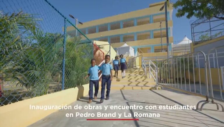 @RaquelPenaVice Ver los rostros alegres de nuestra gente me recuerda la razón de cada paso que damos