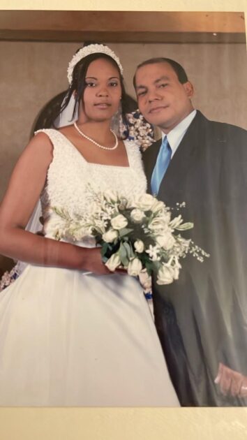 @LuisValdezVeras celebra sus 24 años matrimoniales