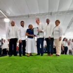 @RDTitulacion Hoy celebramos un hecho histórico en Palmarejo Villa Linda.Más de 3,000 familias reciben sus títulos de propiedad, gracias al compromiso de @luisabinader