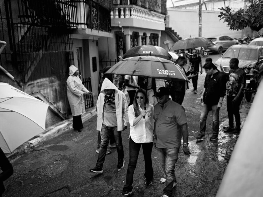 @CarolinaMejiaG Nuestra ciudad se encuentra en alerta roja. Evita salir si no es necesario y sigue las recomendaciones de las autoridades. Cuidarnos es tarea de todos