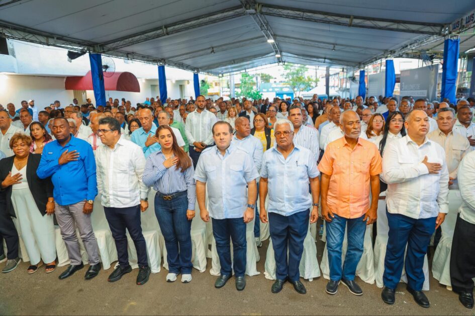 @JosePaliza Termina nuestra jornada laboral, y nos esperan tareas partidarias. Junto a la dirección de la provincia de Santo Domingo. ¡Que el futuro nos encuentre trabajando!¡Somos @PRM_Oficial