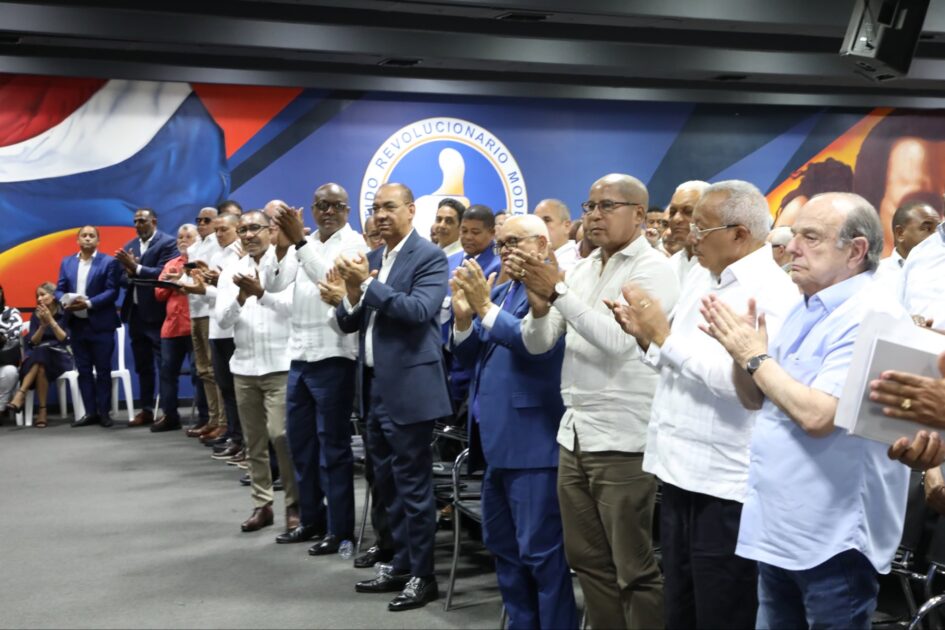 @DeligneAB En el marco del programa #VerifícatePRM, continuamos fortaleciendo la estructura de nuestro partido en todo el territorio nacional