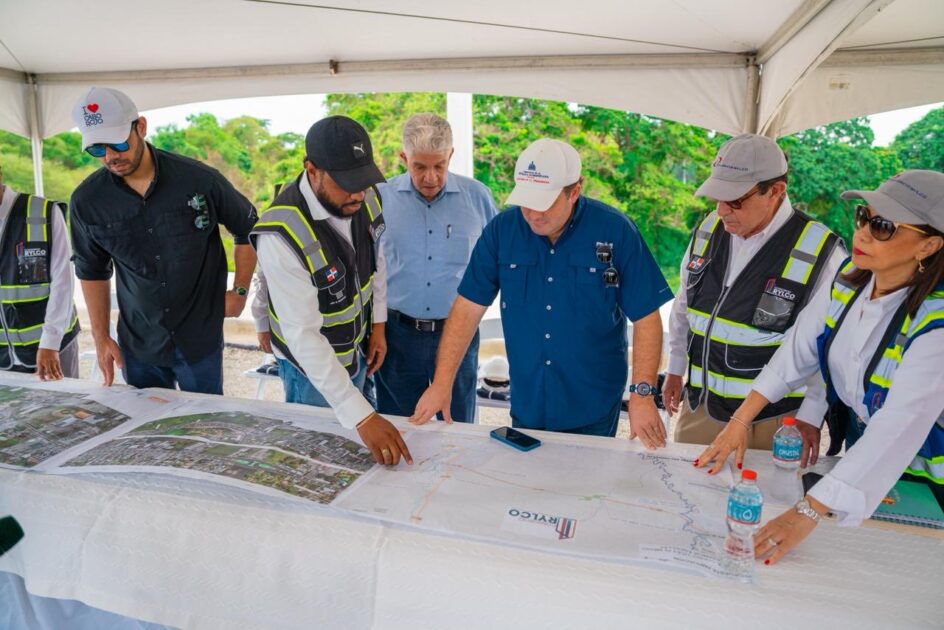 @JosePaliza El flujo vehicular entre Licey, San Víctor, Juan López, Villa Trina, Salcedo y otras comunidades, quedará impactado de forma positiva con la circunvalación de Moca