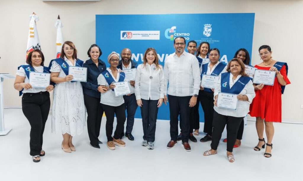 @CarolinaMejiaG Desde Centro Futuro, junto a @InagujaRD, continuamos impulsando una formación de calidad que brinda a nuestra gente la oportunidad de vivir con dignidad y esperanza