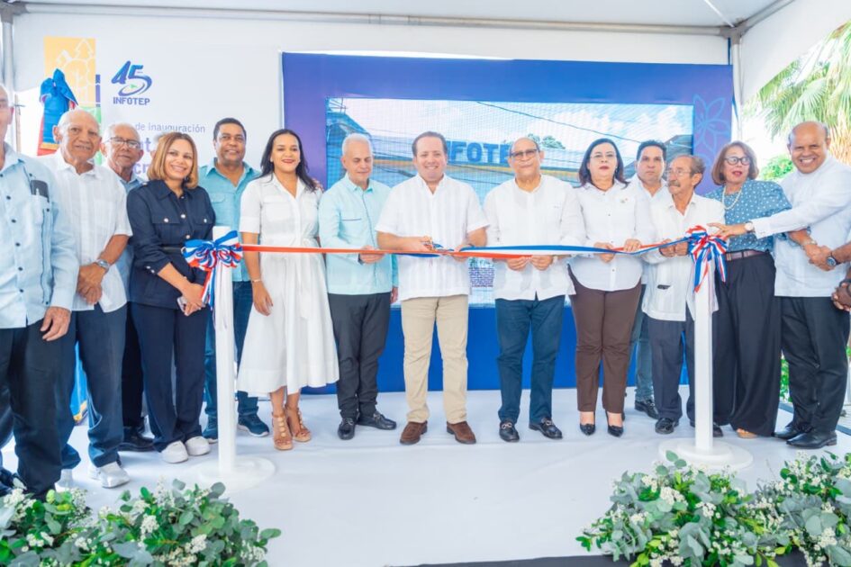 @JosePaliza Con un nuevo @InfotepRD inaugurado esta tarde en Jarabacoa, pasamos de tener 8 centros tecnológicos en el 2020, a 62 en el 2025