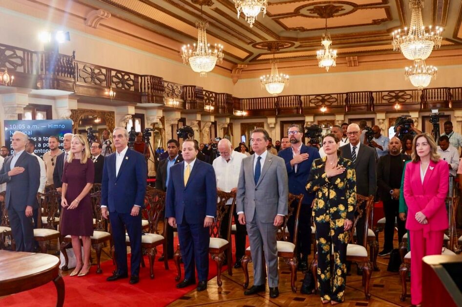 @LuisAbinader @JosePaliza Firman acuerdo entre NVIDIA y el MinPreRD